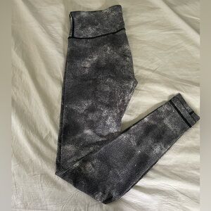 Lululemon Black and White Patterned Leggings